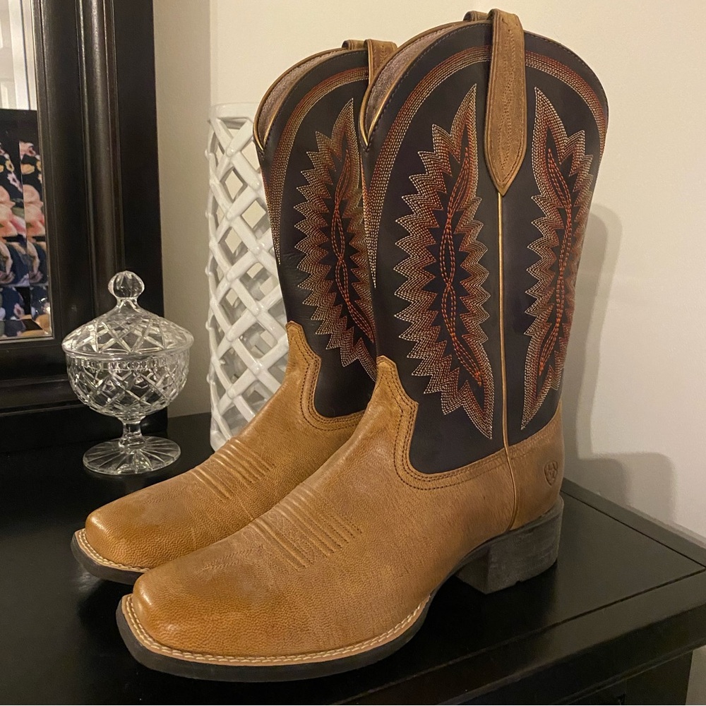 Ariat woman’s square toe brown boots